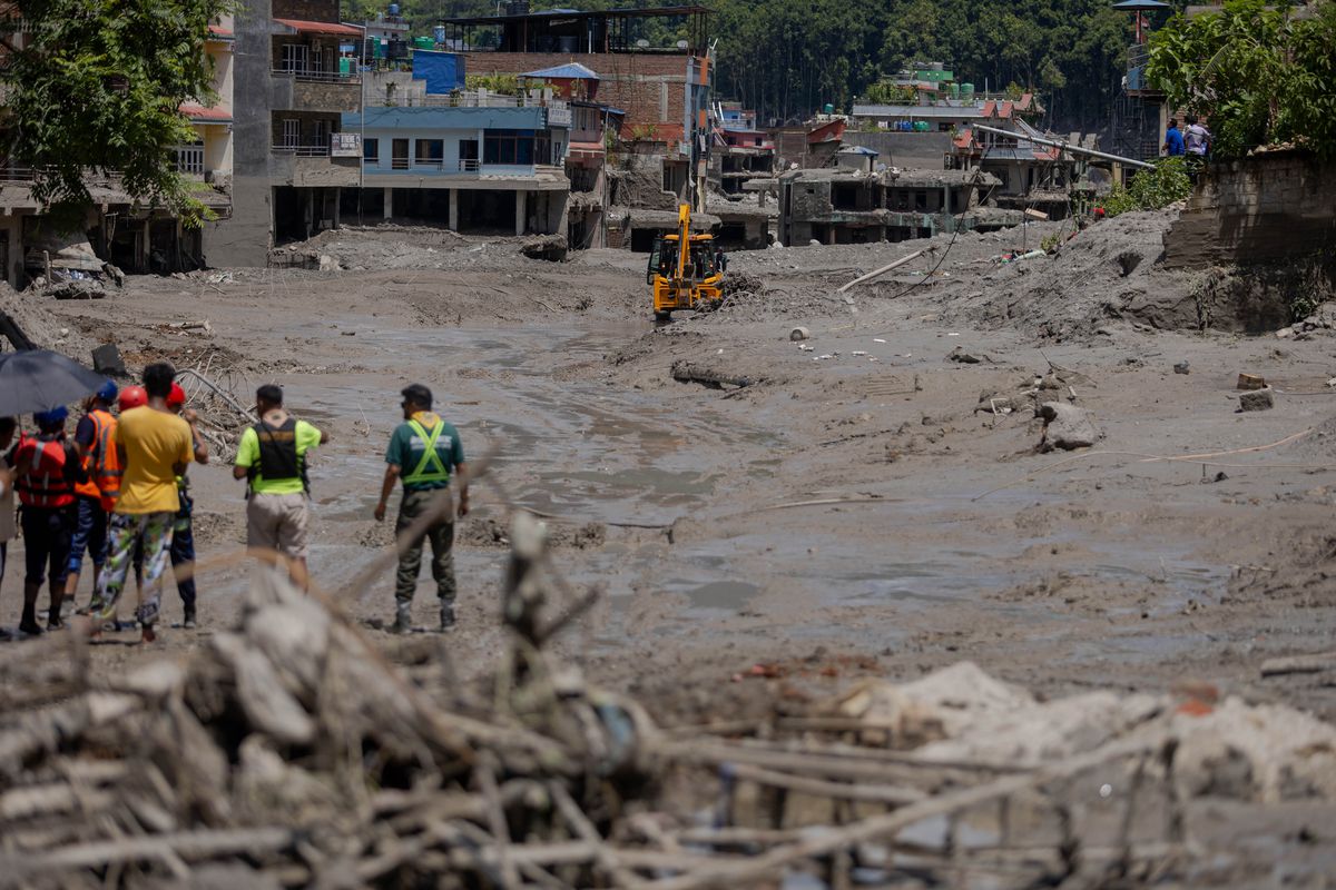 Nepal’de sel felaketinde can kaybı 1114’e yükseldi, 3 bin 916 kişi kayıp